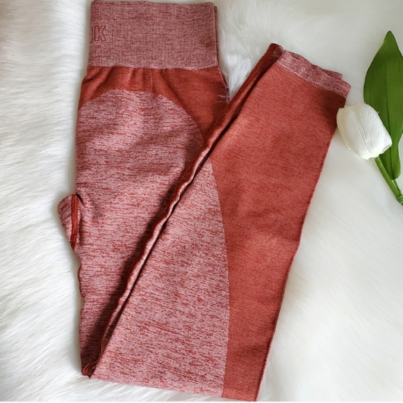 🎀Size M PINK VICTORIA'S SECRET LEGGINGS - Picture 4 of 5